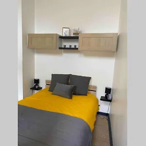  Apartment Centre De Moulins