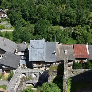 Maison Sous Les Remparts Freterive
